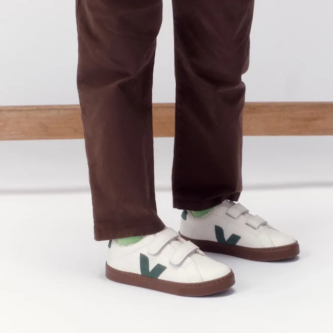 Esplar Fured Leather White Cyprus Bark Esplar Fured Leather White Cyprus Bark