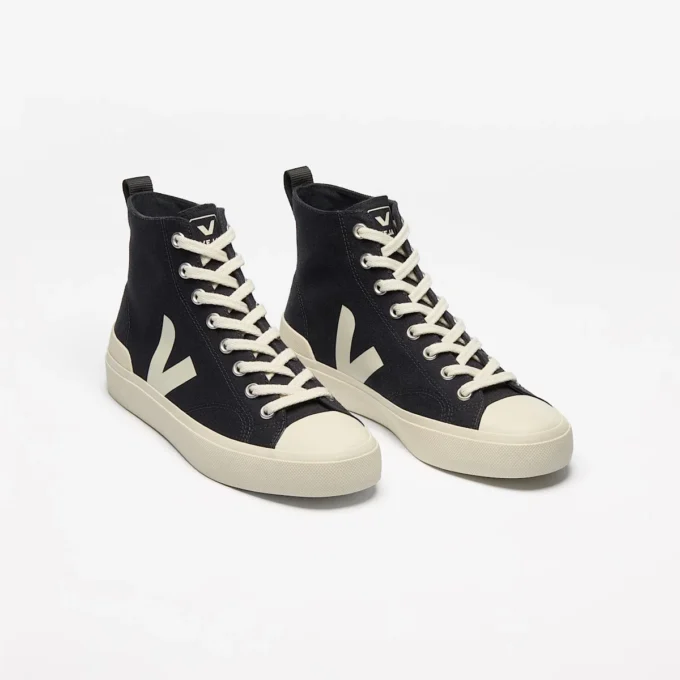 Wata Ii Canvas Black Pierre